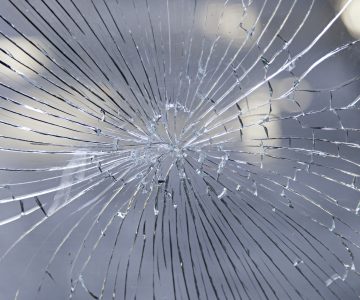 Pros and Cons of Glass Repairs
